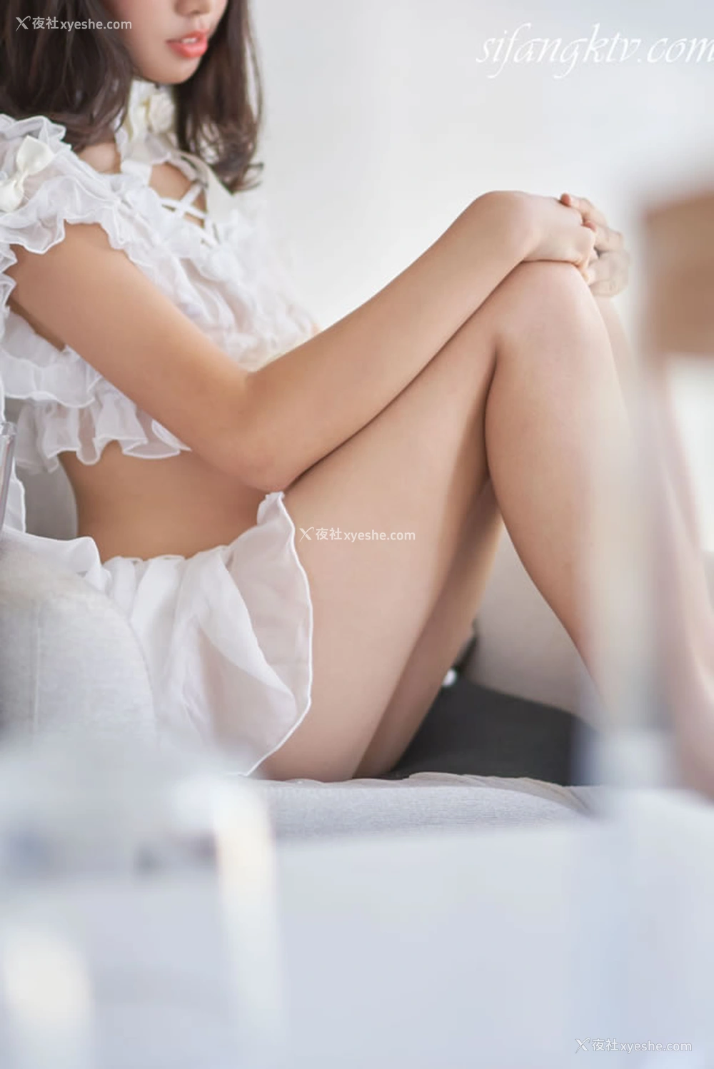 1P - 福利姬西瓜少女 – 白色透视纱裙