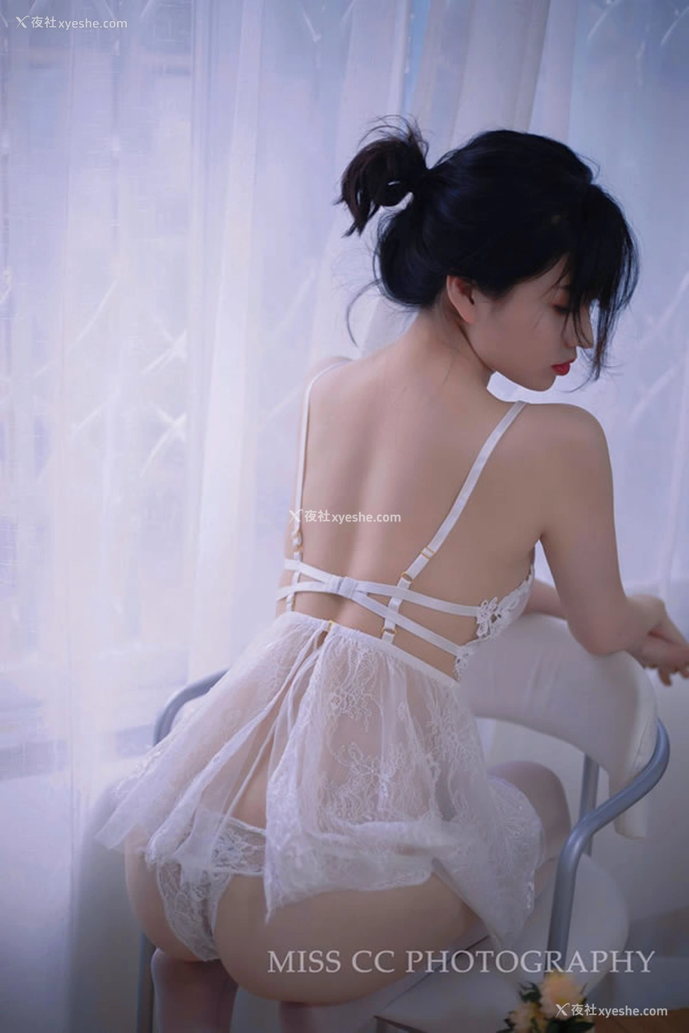 1P - 极品女神年年私拍唯美散图合辑3