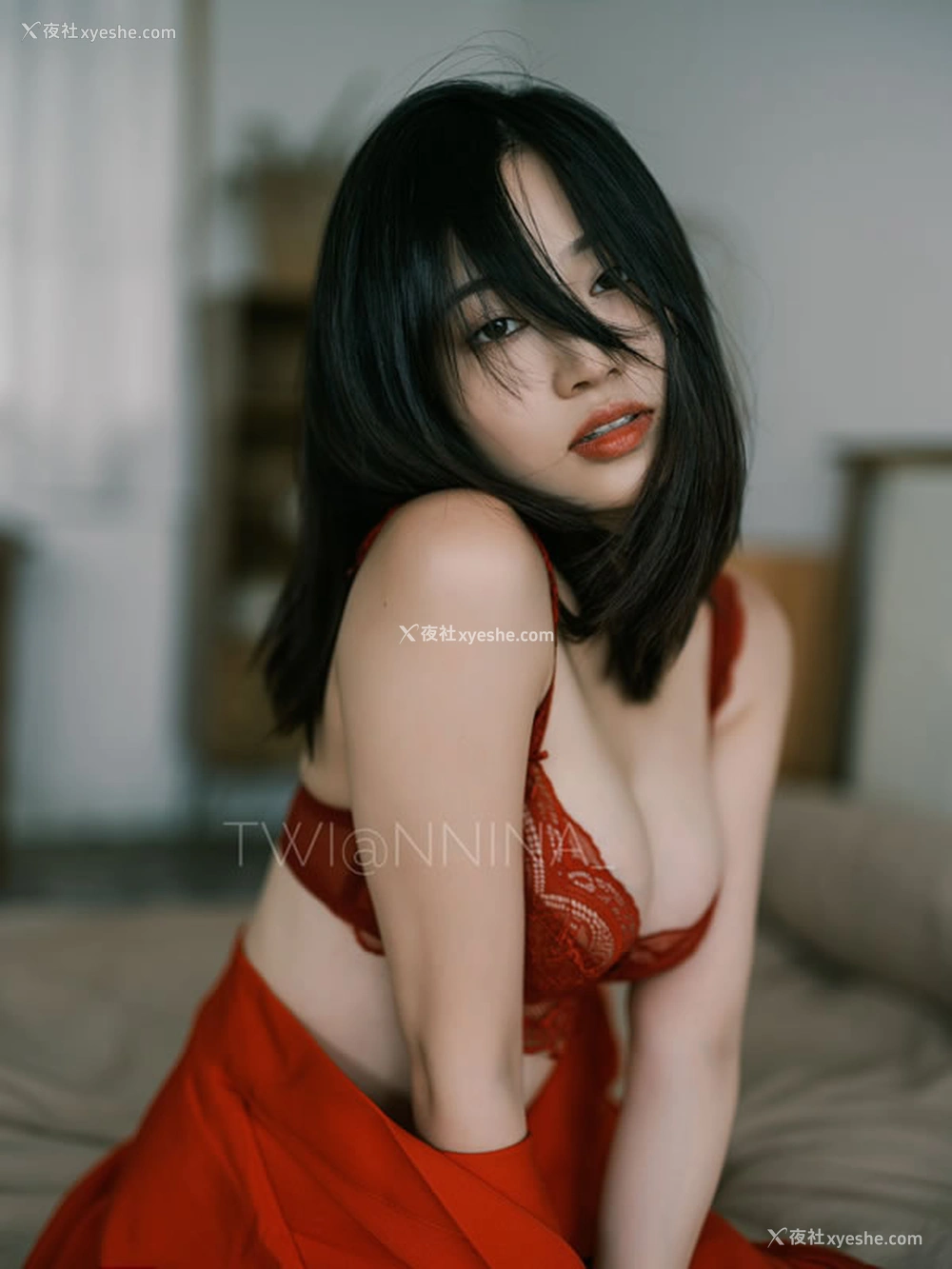1P - 极品女神年年私拍唯美散图合辑3