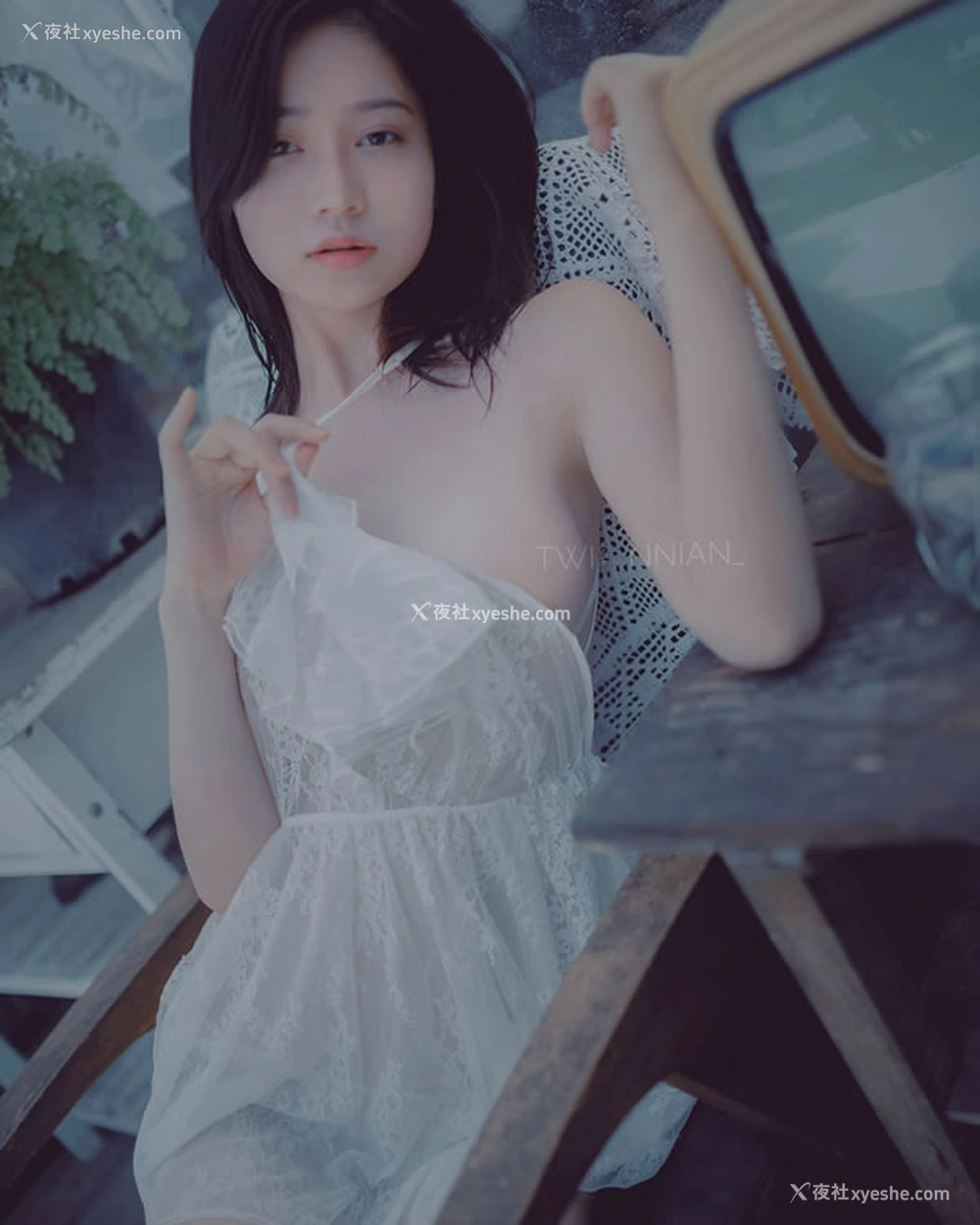 1P - 极品女神年年私拍唯美散图合辑3