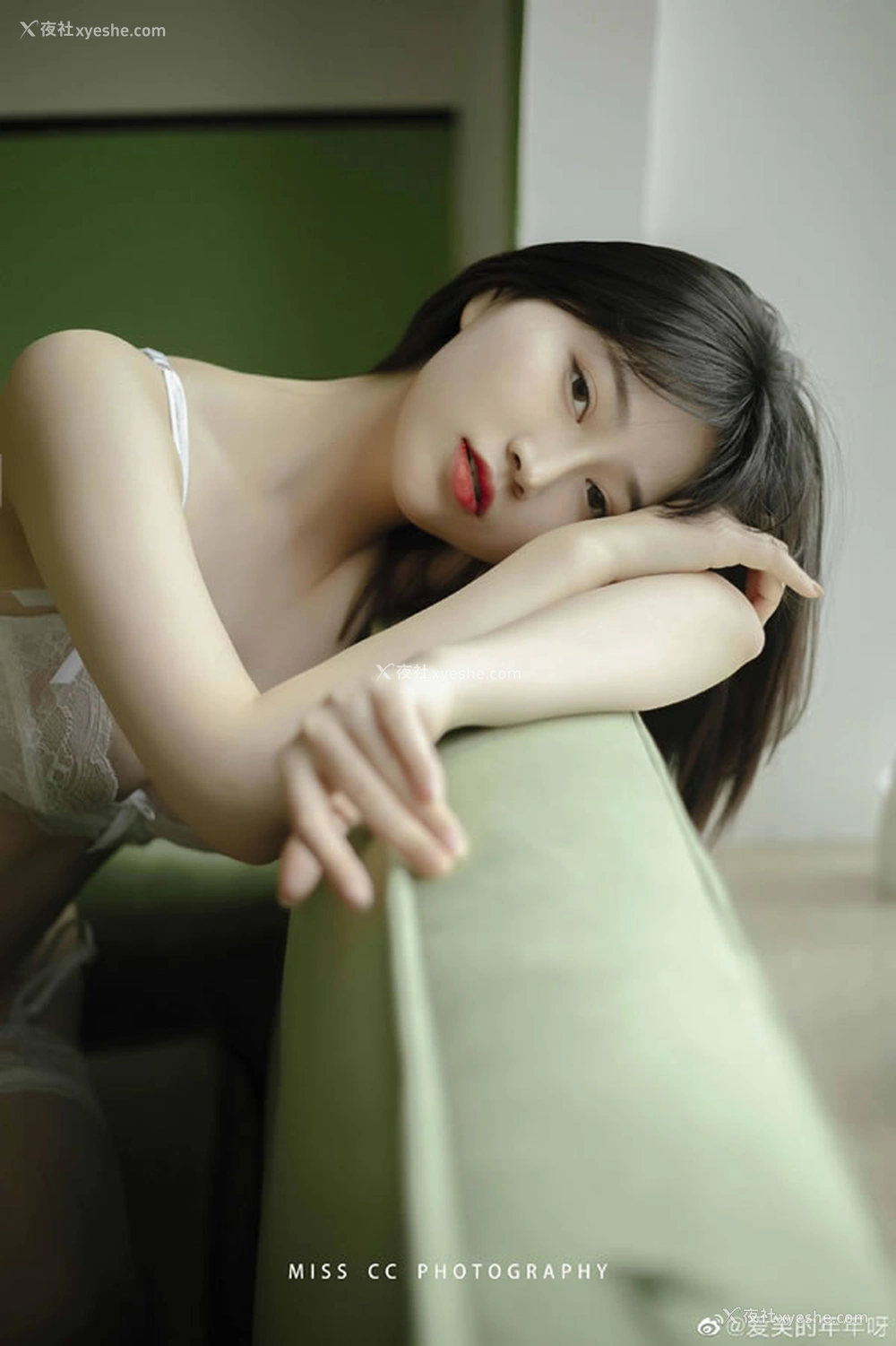 1P - 极品女神年年私拍唯美散图合辑3
