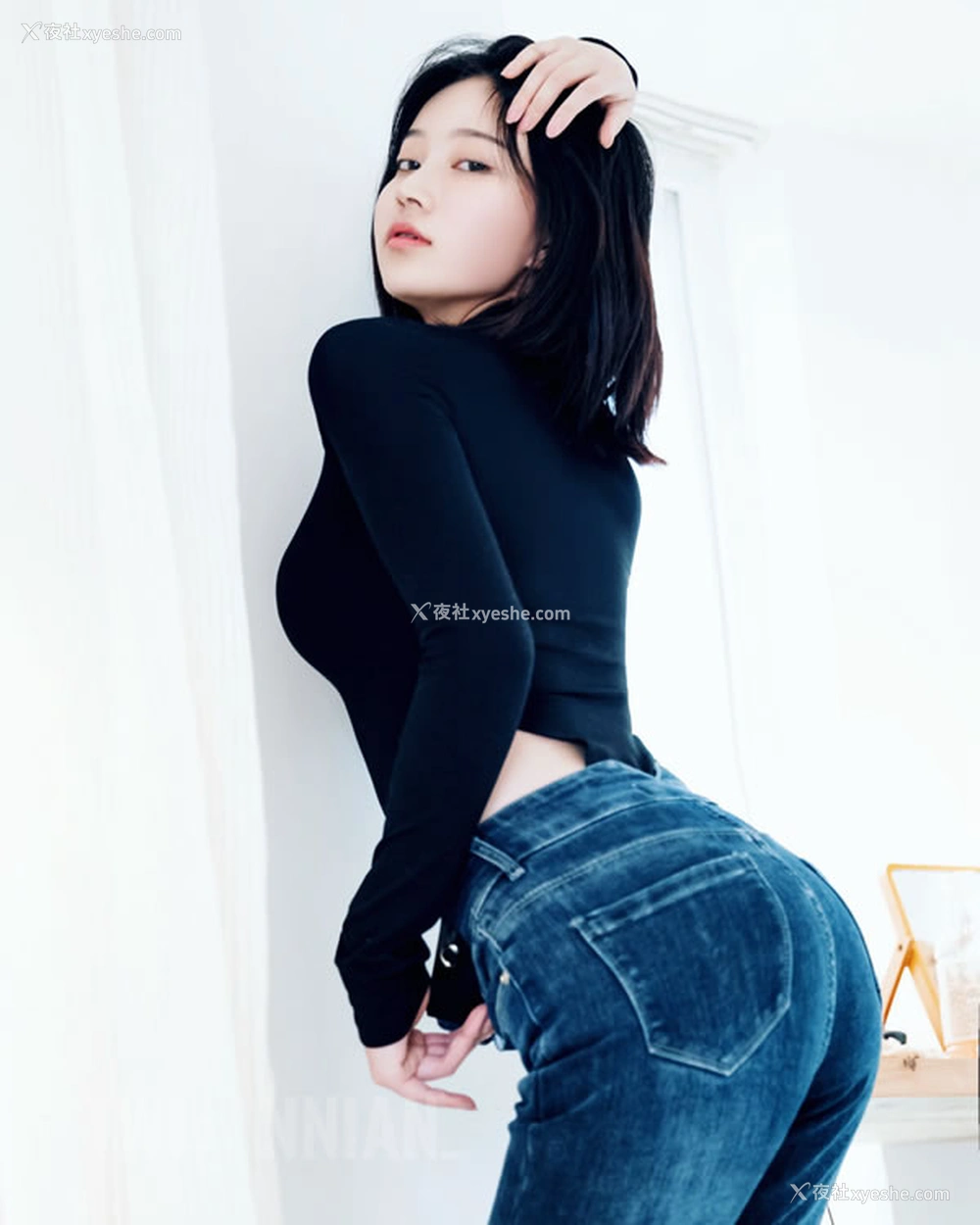 1P - 极品女神年年私拍唯美散图合辑3