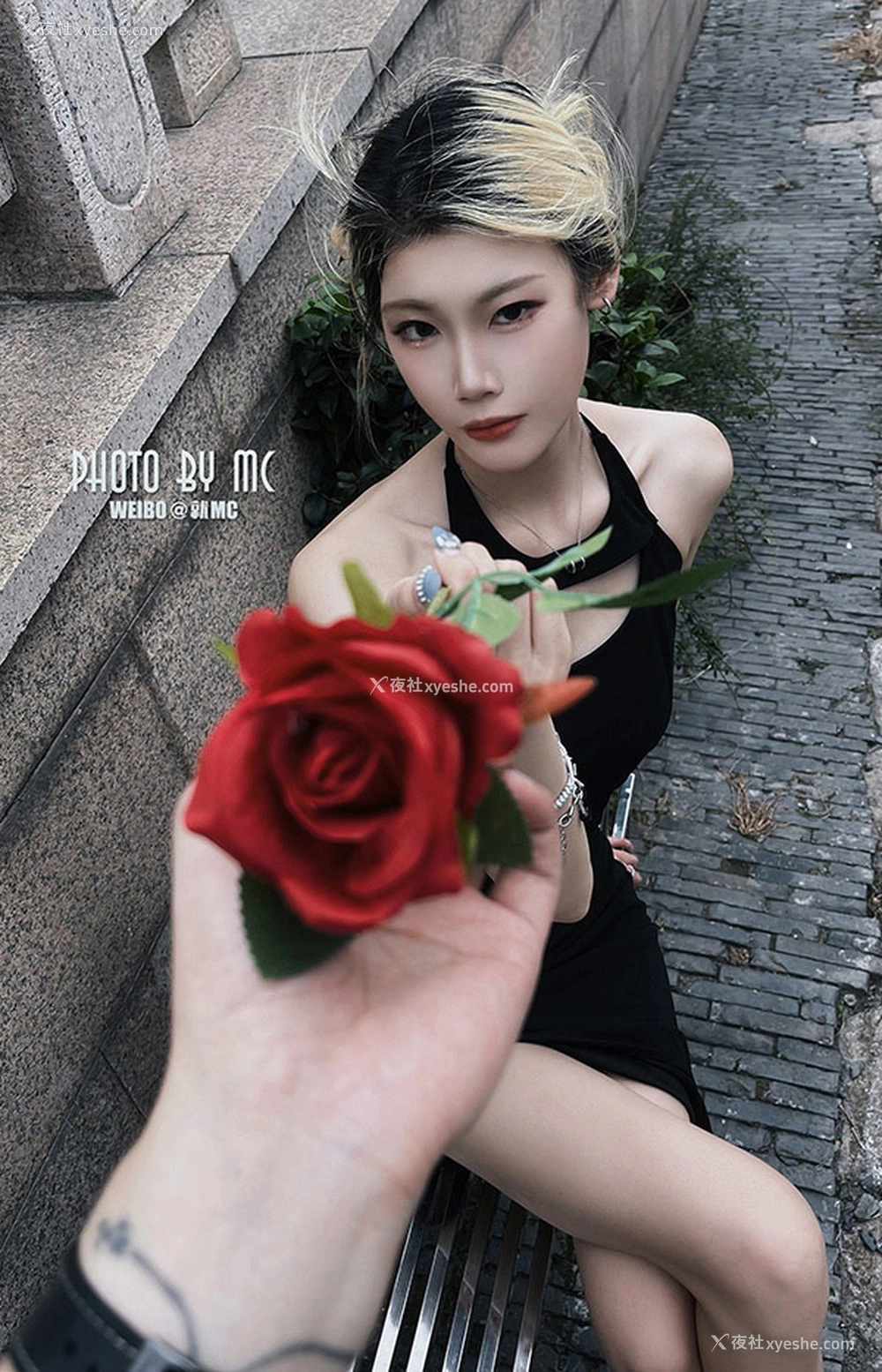 1P - 摄影师MC作品镜头下的美女尺度合集