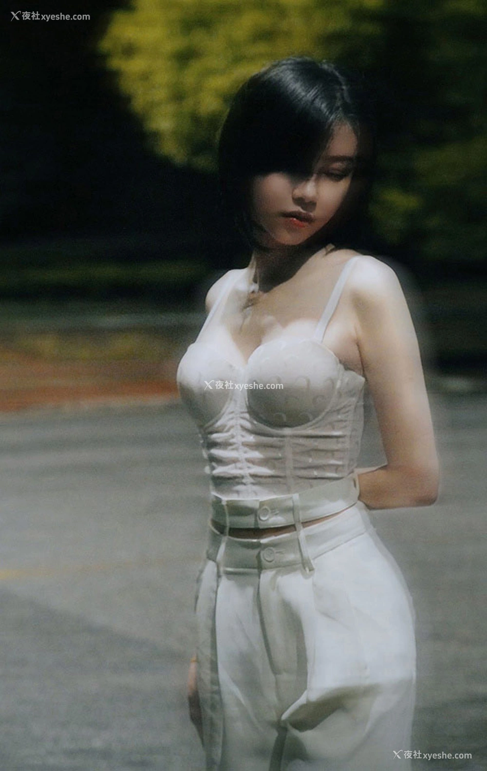 1P - 摄影师MC作品镜头下的美女尺度合集