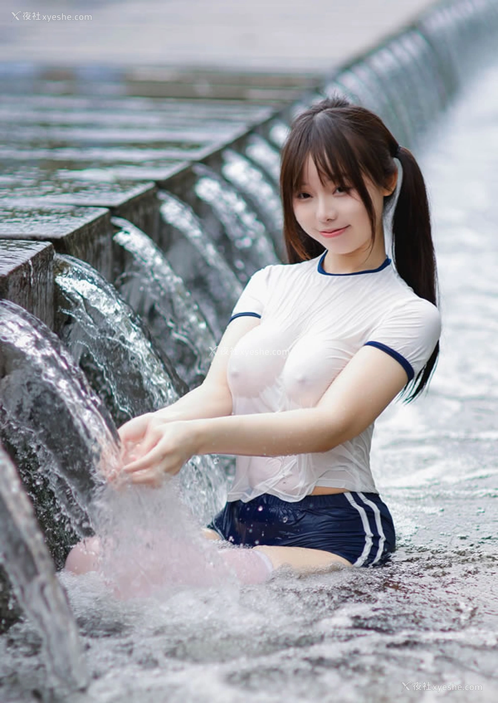 1P - 极品福利姬六味帝皇酱 – 体操服溪涧嬉戏