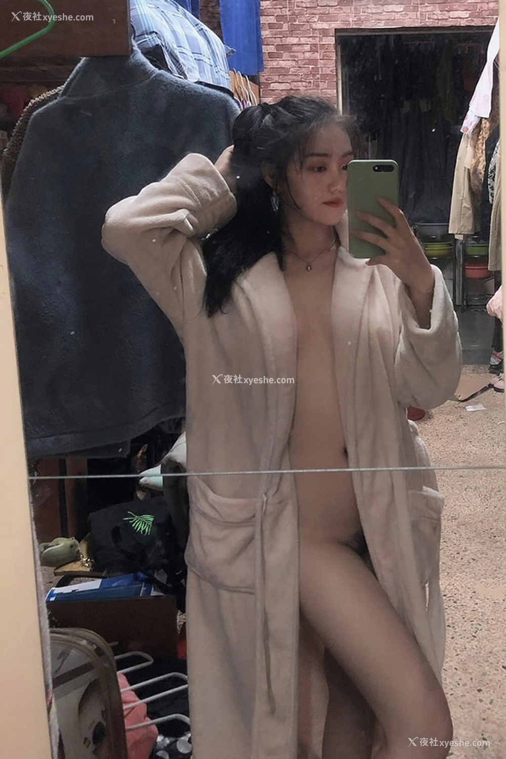 1P - 大二气质美女吴X晶宿舍无圣光视图