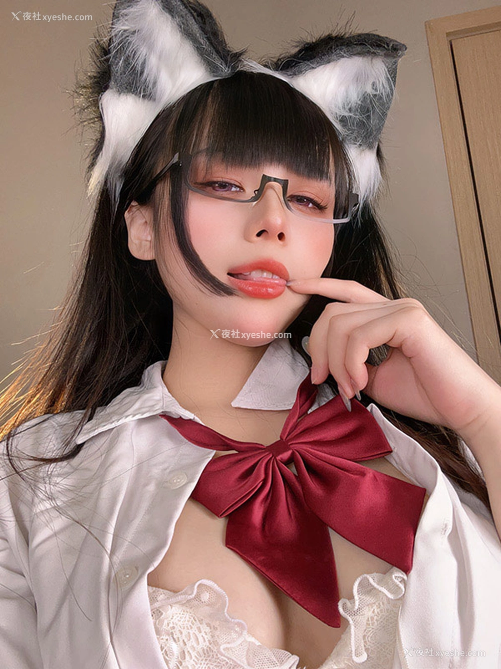 1P - 网红美女九言妹妹 – 猫耳娘的裙底