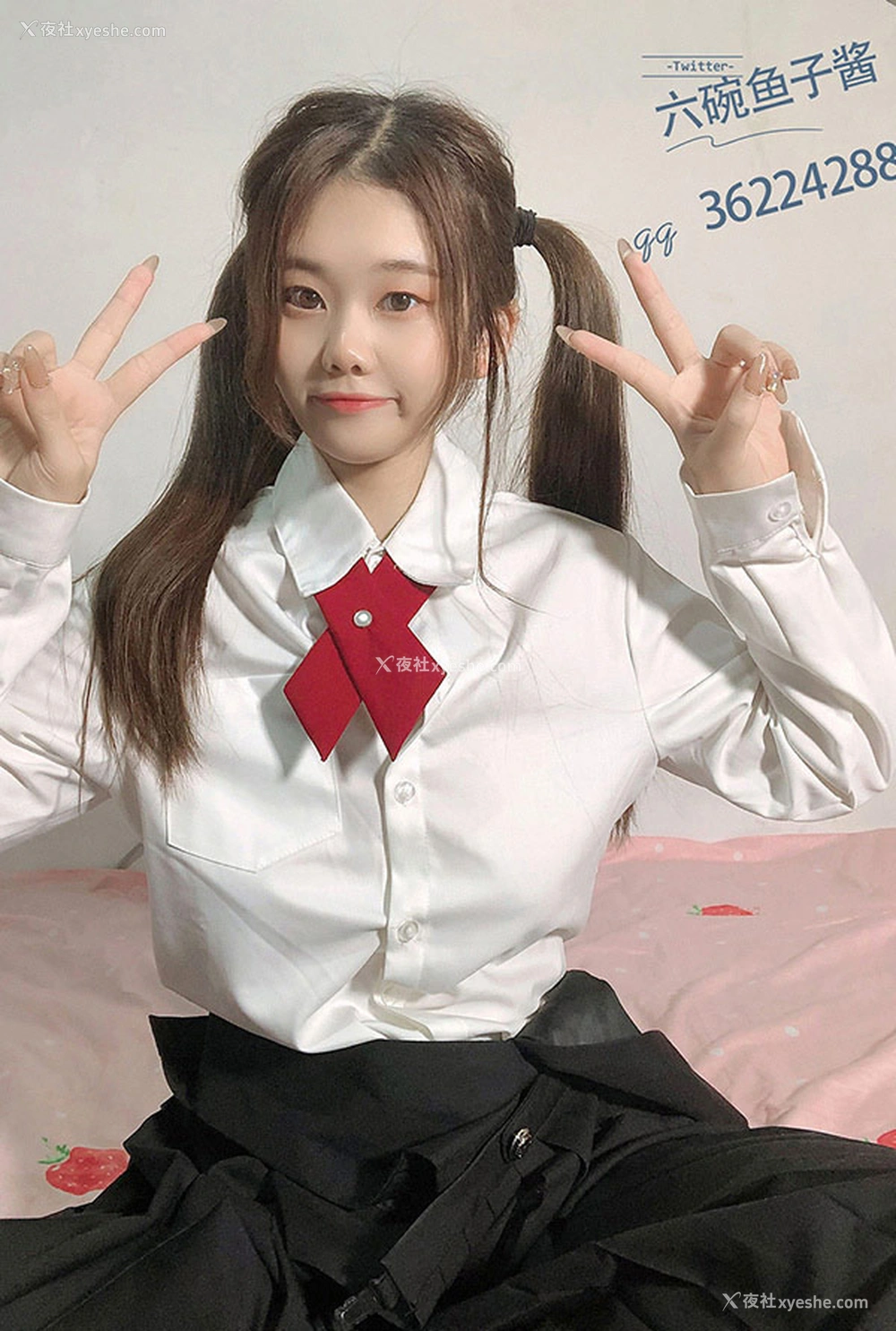 1P - 福利姬六碗鱼子酱 黑丝JK学妹尺度图集