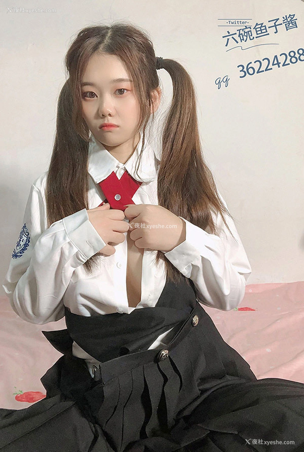 1P - 福利姬六碗鱼子酱 黑丝JK学妹尺度图集
