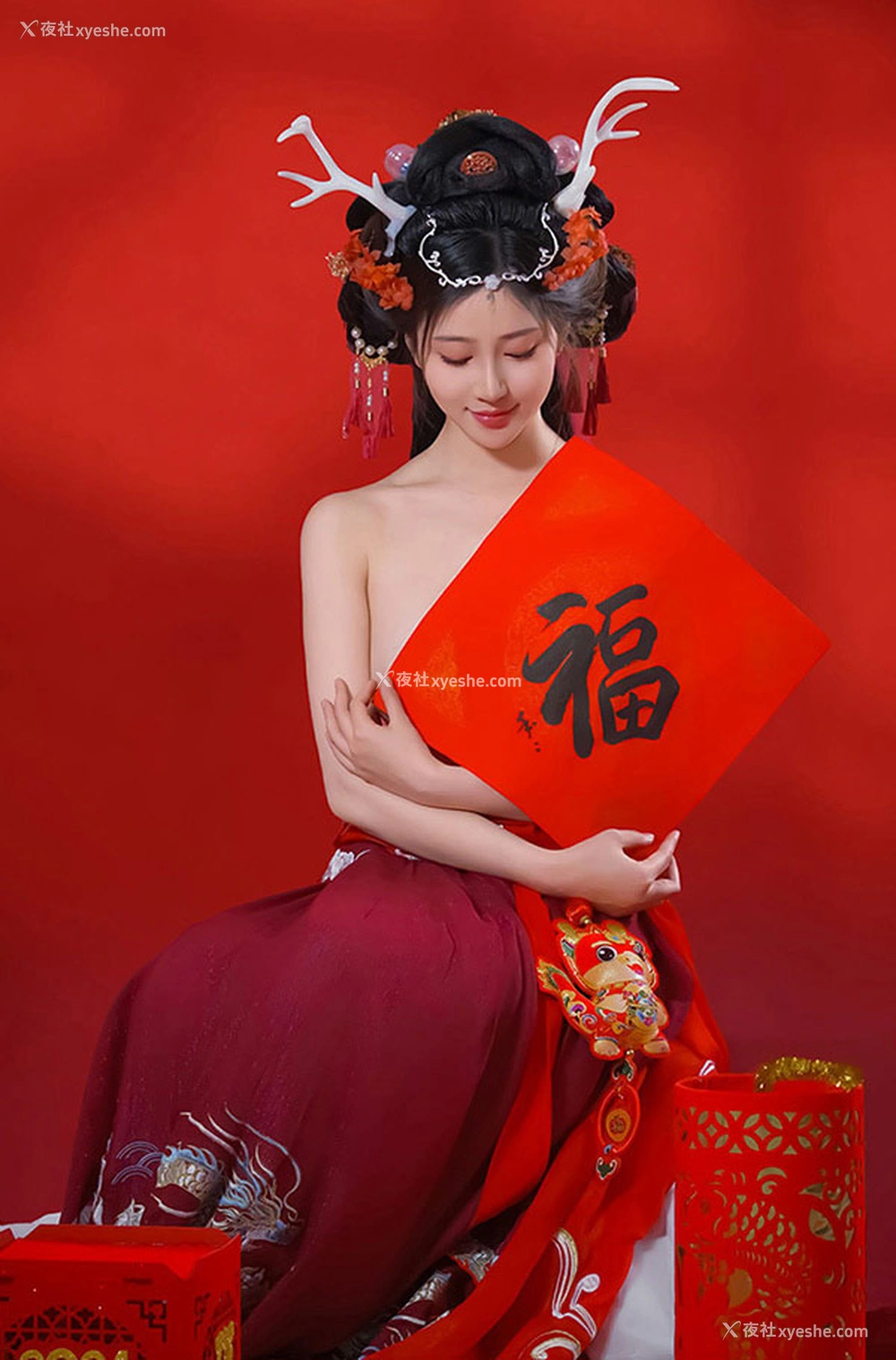 1P - 极品女神年年 龙年吉祥无圣光唯美写真