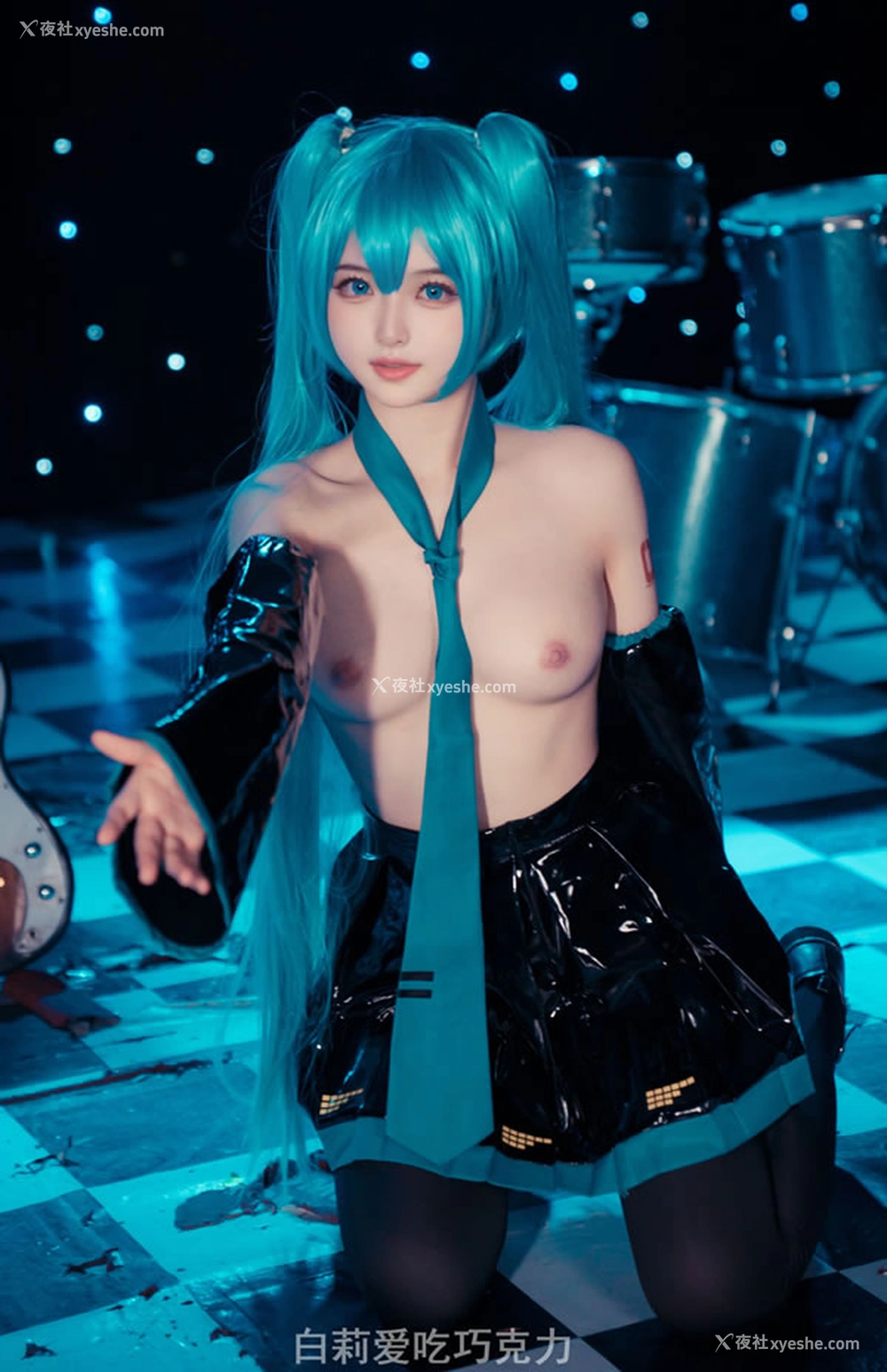 1P - 福利姬白莉爱吃巧克力 – miku无圣光图集