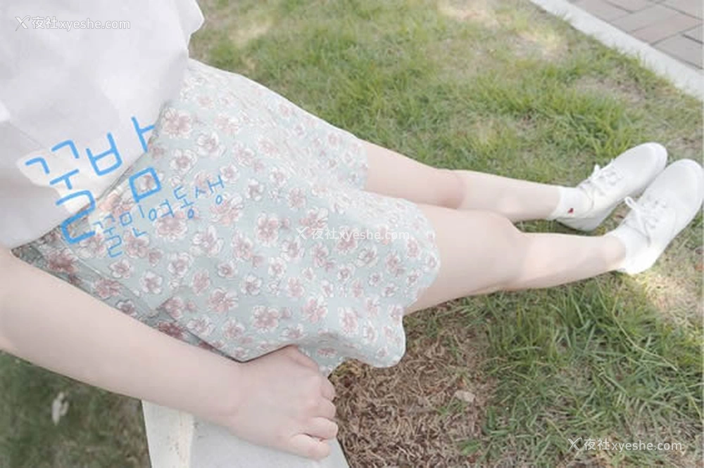 1P - 极品爆乳小美女私拍无圣光人体写真曲线如丝