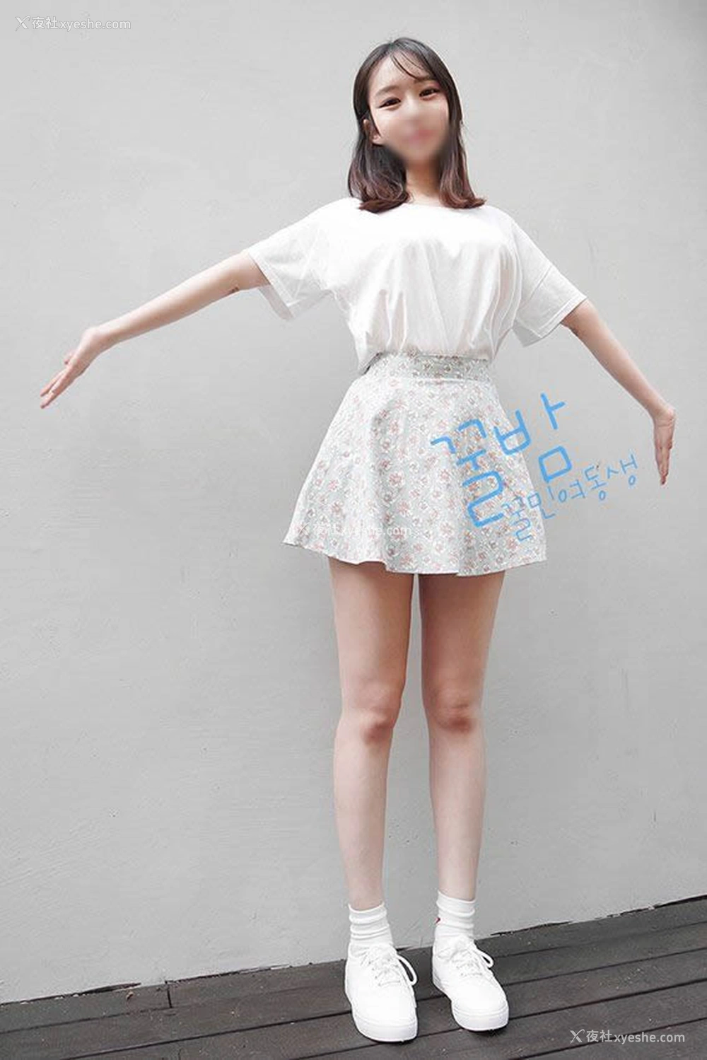 1P - 极品爆乳小美女私拍无圣光人体写真曲线如丝
