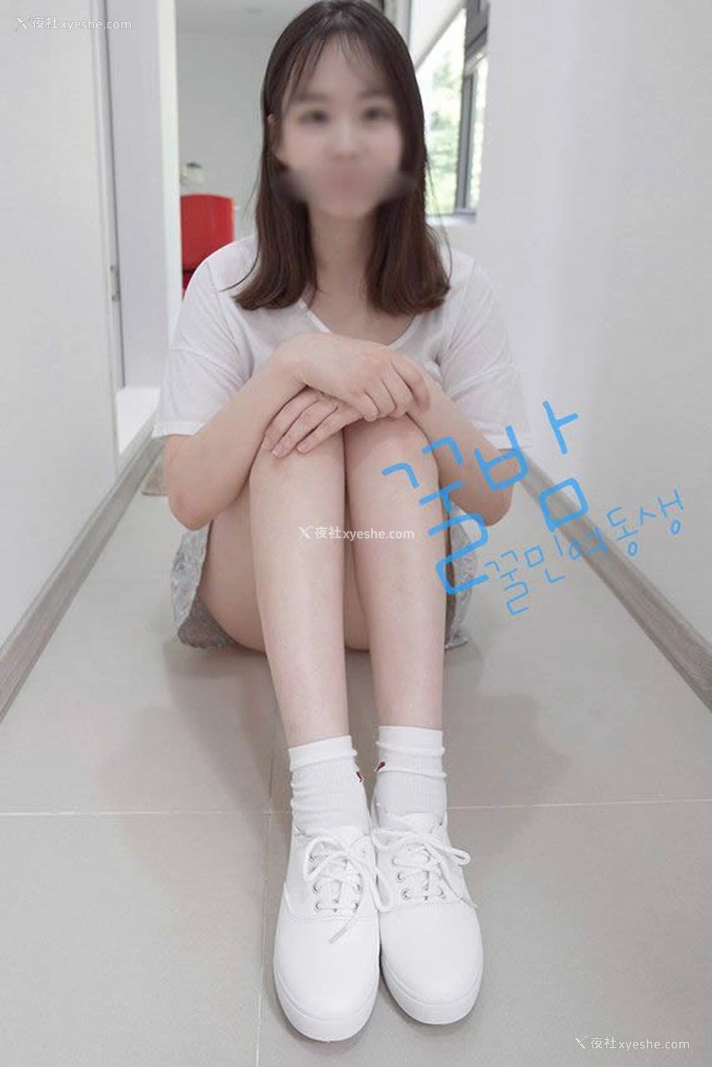 1P - 极品爆乳小美女私拍无圣光人体写真曲线如丝
