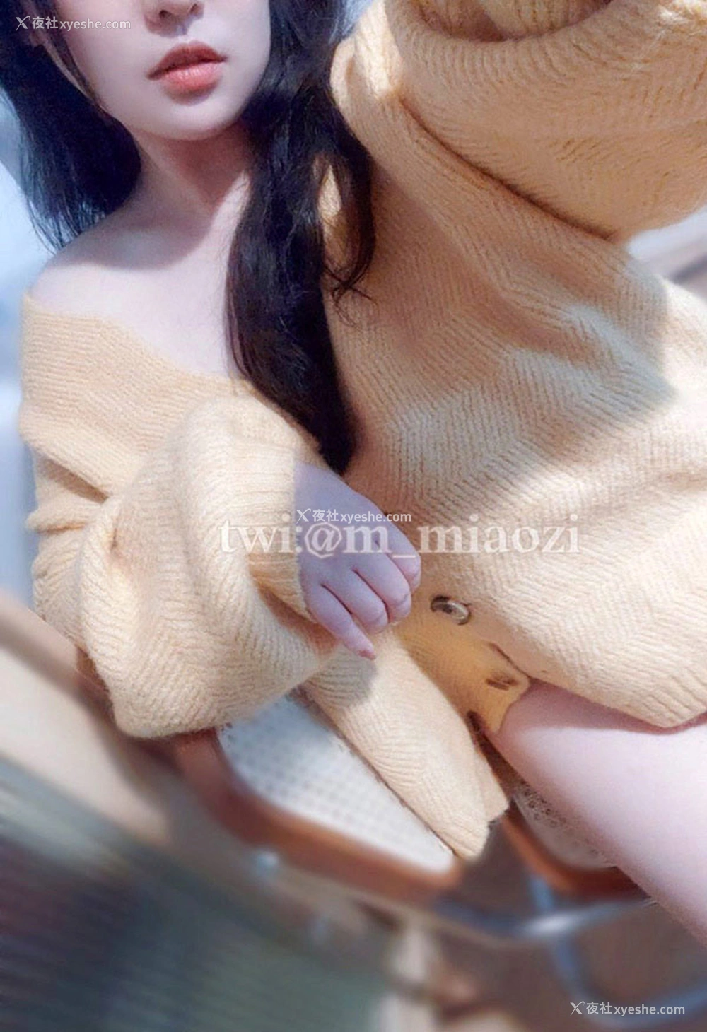 1P - 爆乳美女喵紫紫m_miaozin私拍诱惑视图