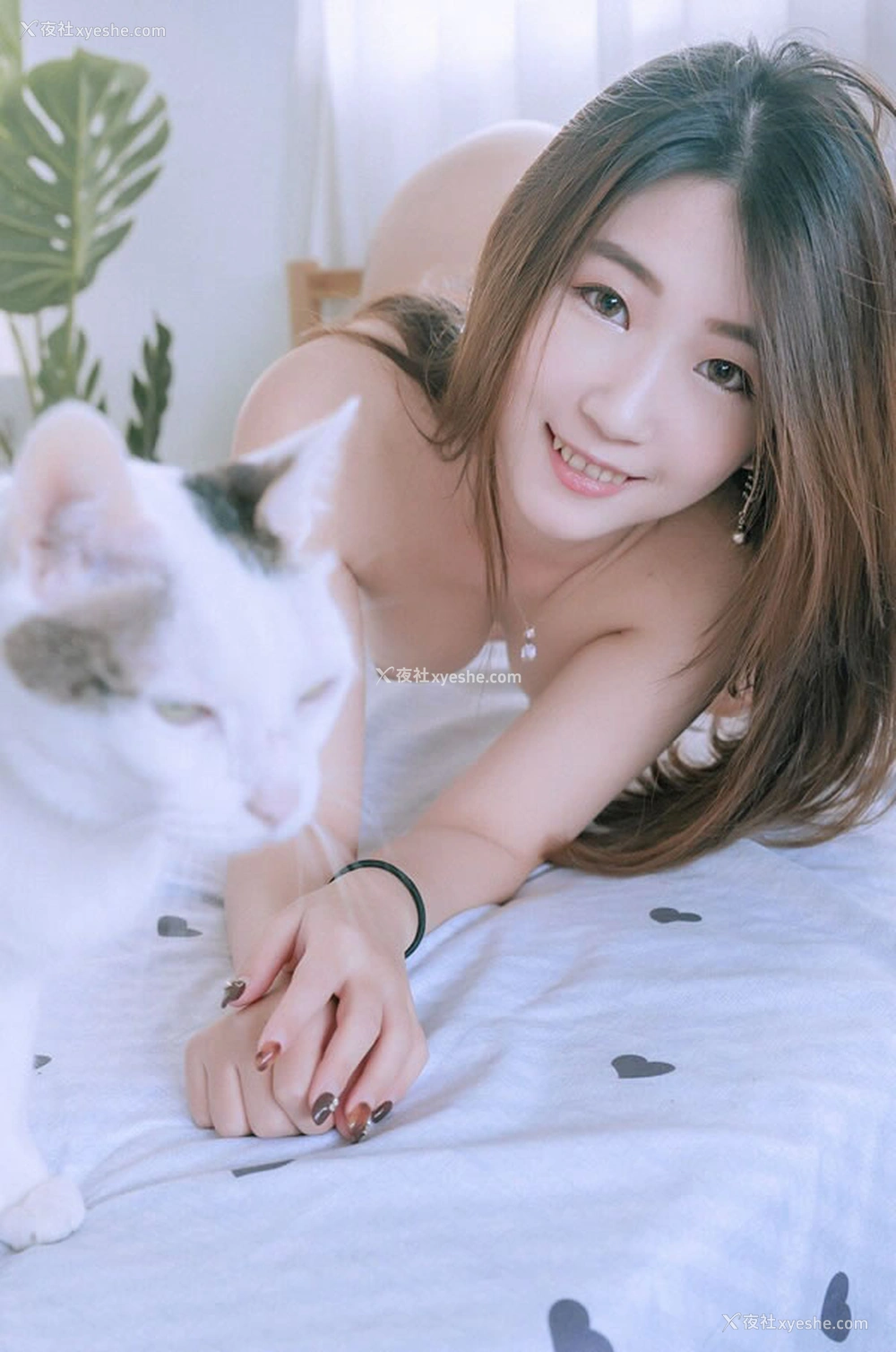 1P - 三姐妹的情欲生活-肉包无圣光图集