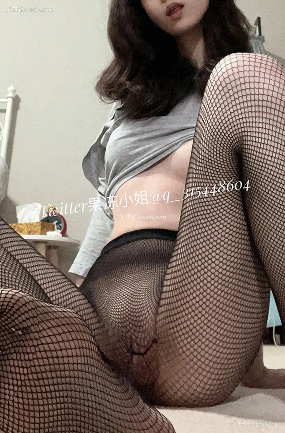 1P - 推特美女果冻小姐的居家自拍人体秀