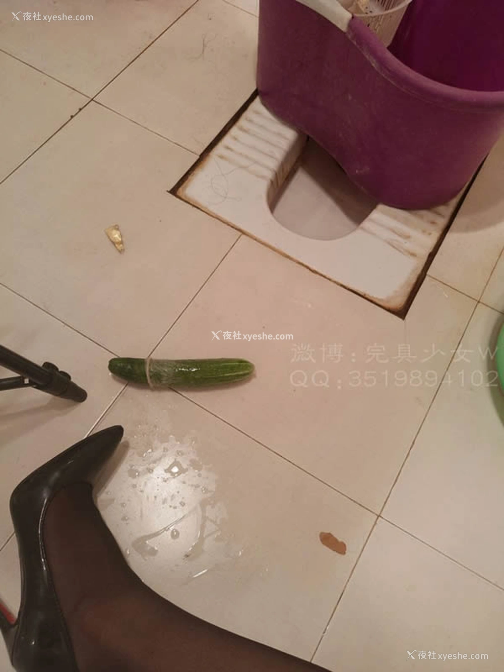 1P - 网红人完具少女黄瓜秀 你们的小秋秋无圣光套图