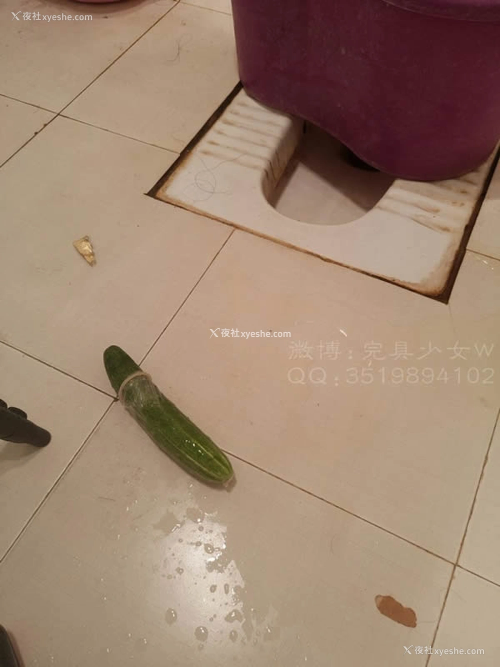 1P - 网红人完具少女黄瓜秀 你们的小秋秋无圣光套图