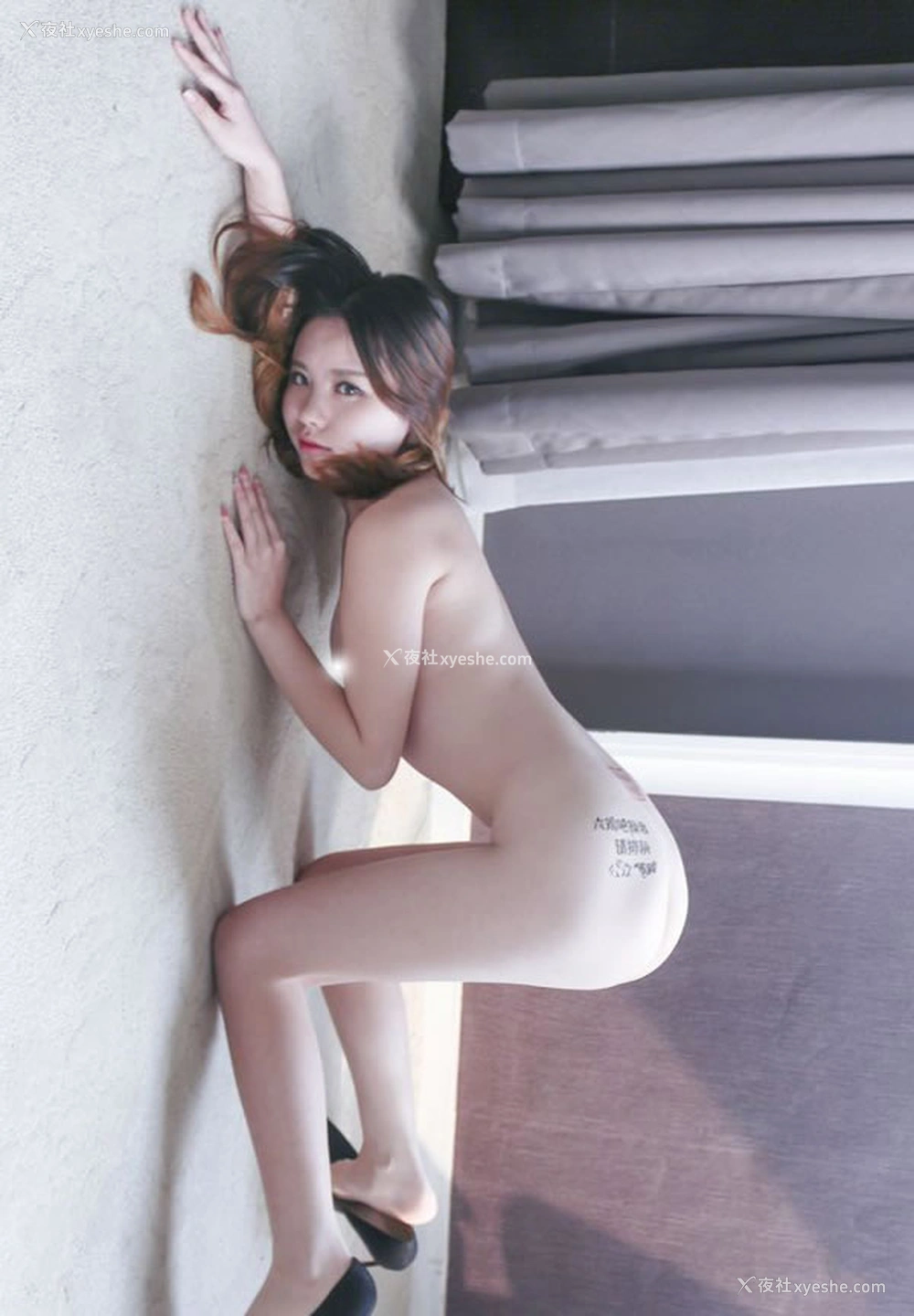 1P - AISS爱丝苏小曼私拍无圣光大尺度套图写真