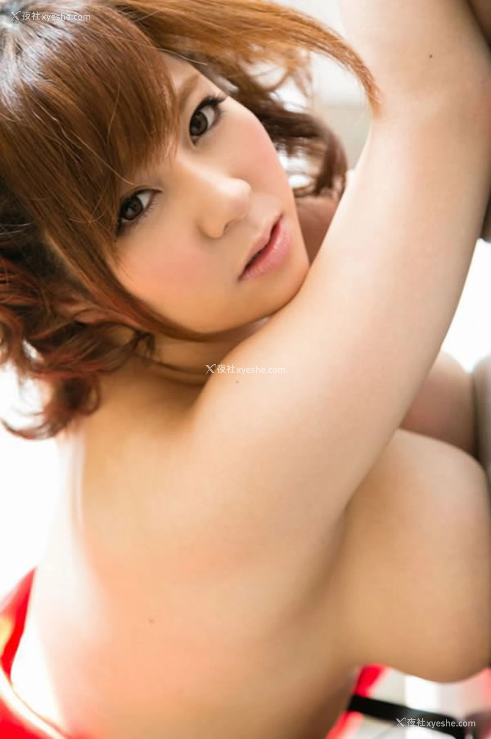 1P - 劲爆巨乳少妇新山兰无圣光人体套图2