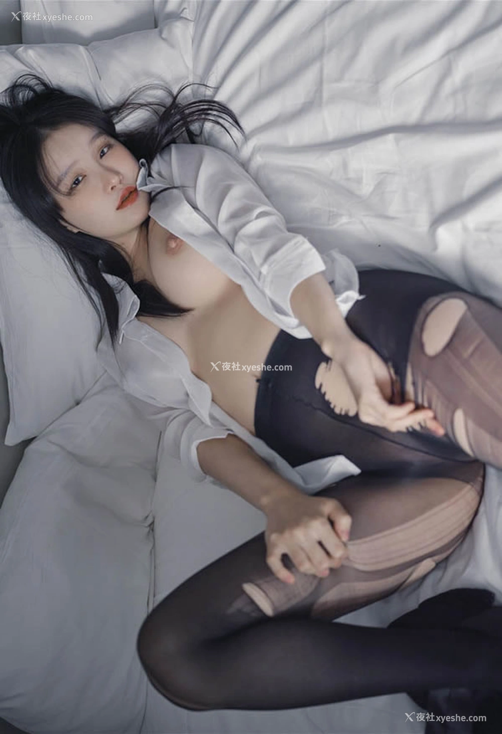 1P - 性感的OL美女Leesnoww白衣黑丝无圣光图集