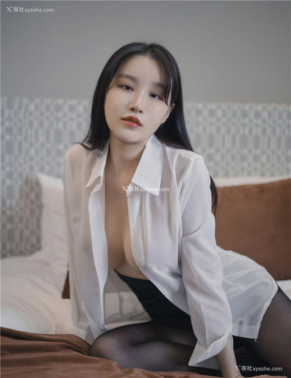 1P - 性感的OL美女Leesnoww白衣黑丝无圣光图集