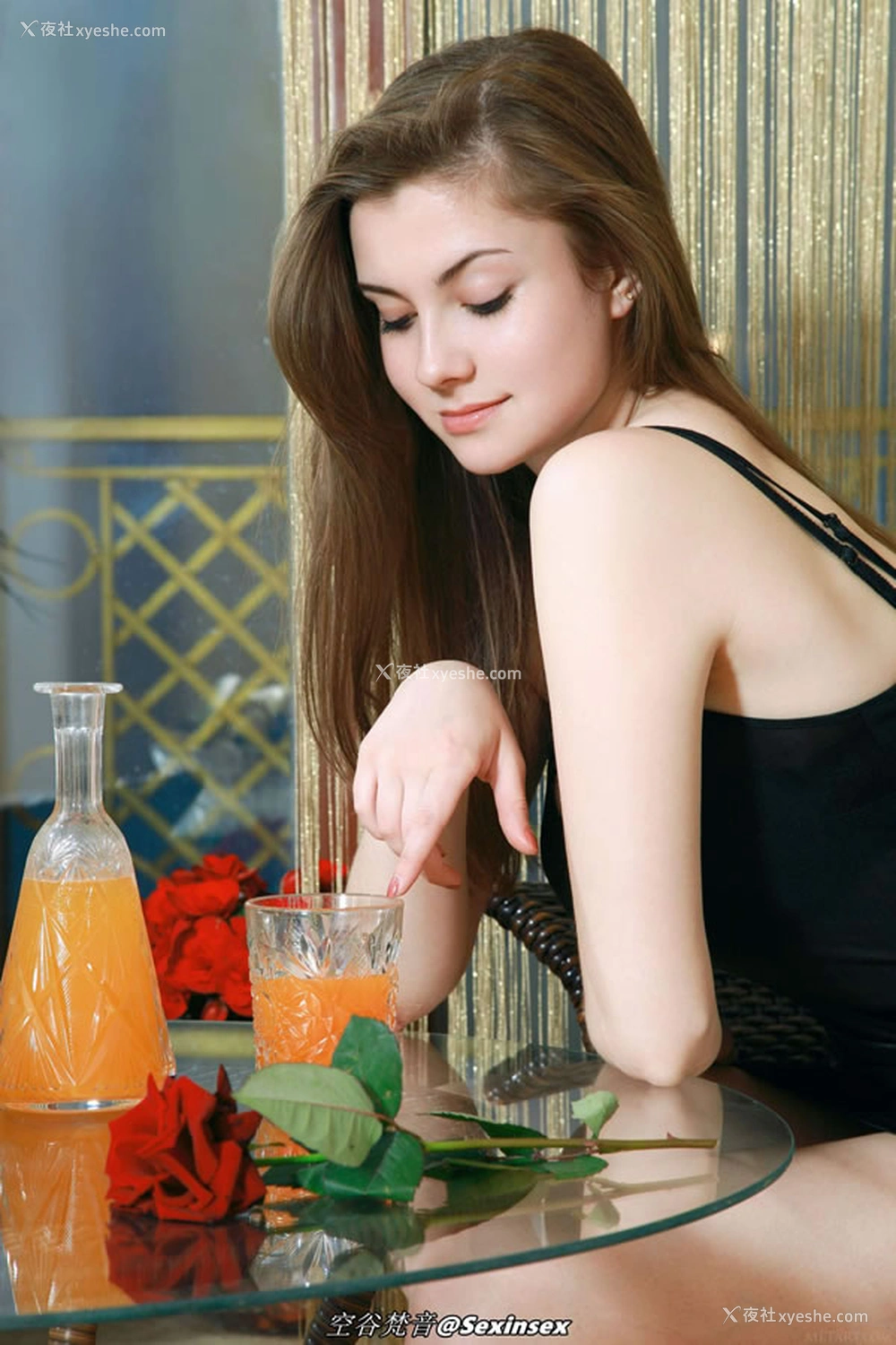 1P - 乌克兰美女模特Marta无圣光人体艺术图集