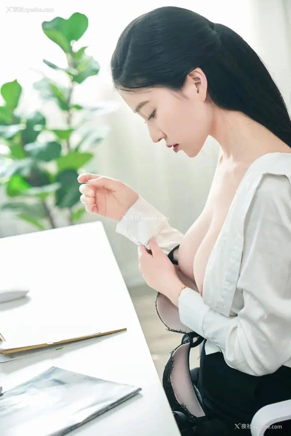 1P - 极品女神年年 实习秘书无圣光唯美图集
