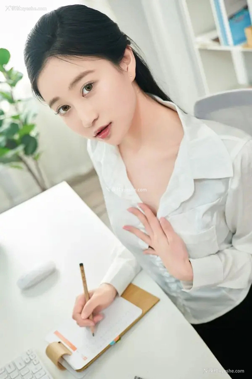 1P - 极品女神年年 实习秘书无圣光唯美图集