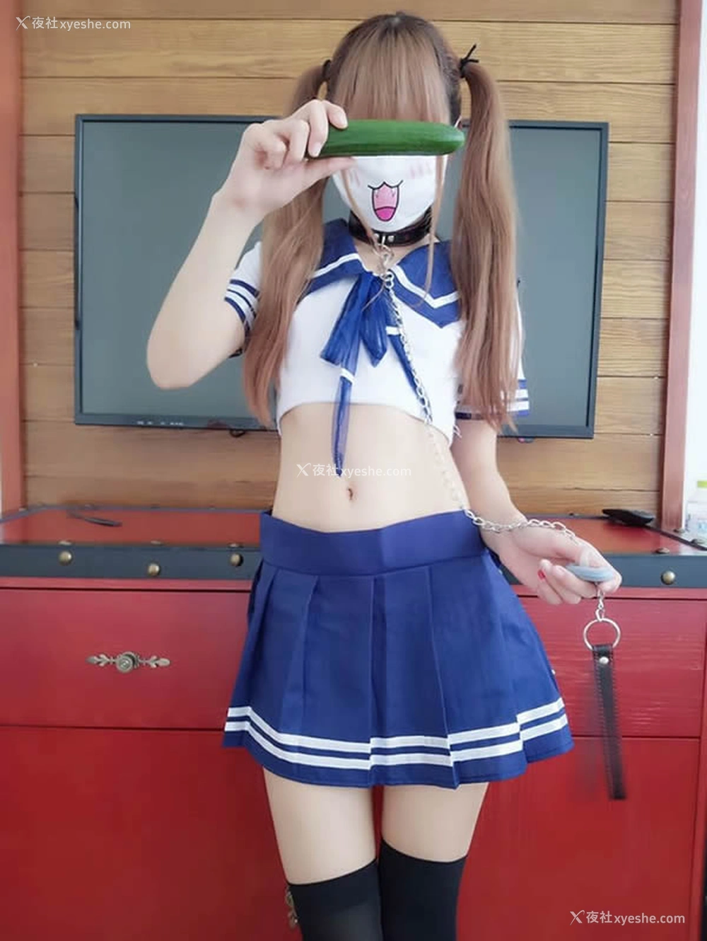1P - 极品网红软萌小仙儿之水手服小黄瓜无圣光人体套图