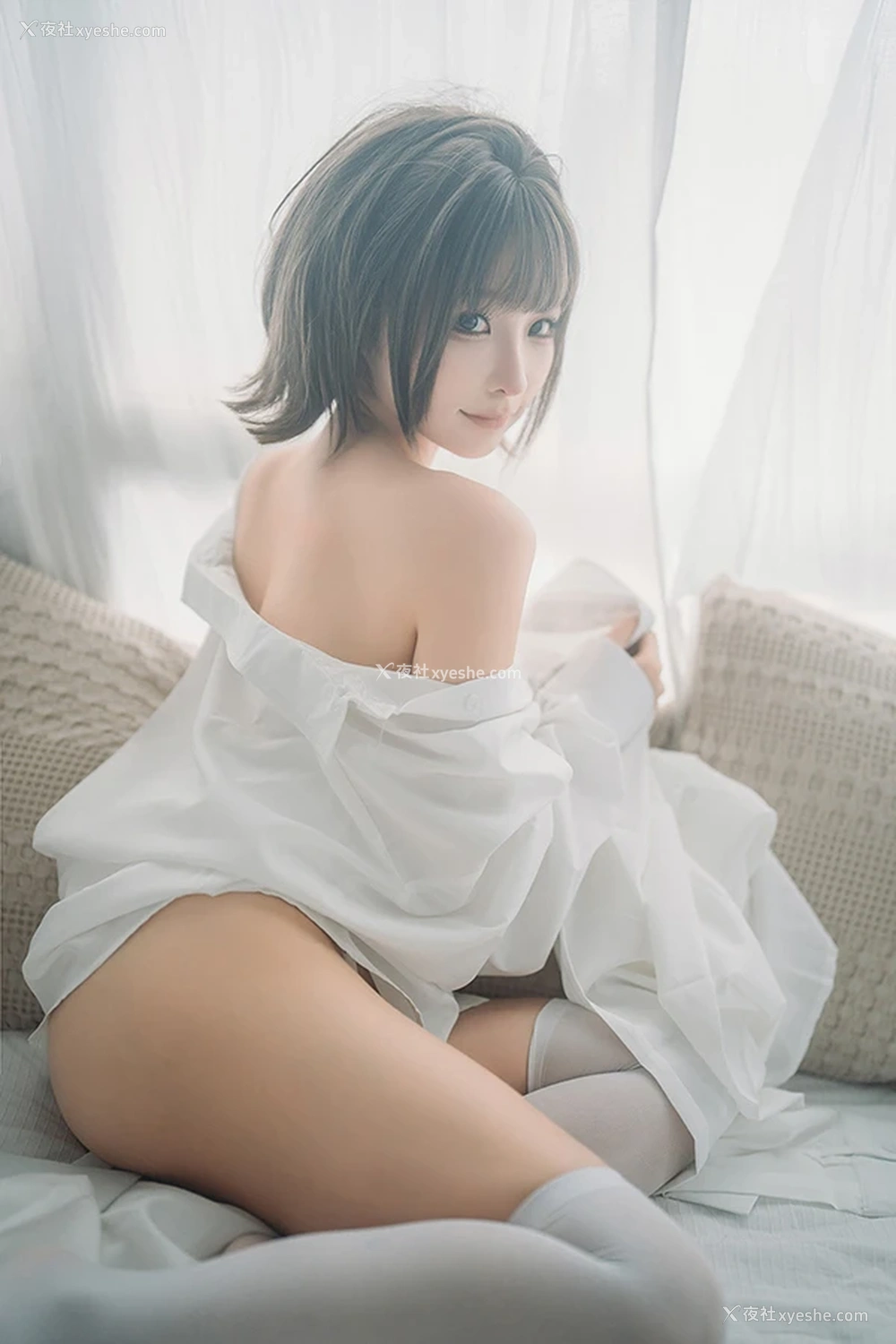 1P - 网红美女蠢沫沫 衬衫窝里的性感