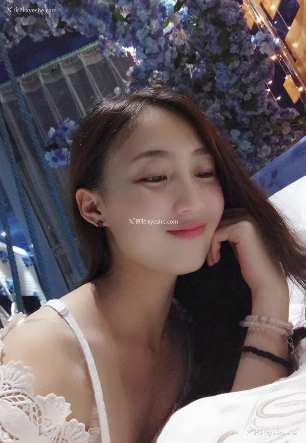 1P - 大学清纯妹子尺度私拍不雅视图合集