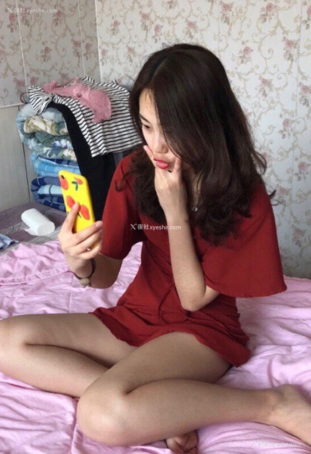 1P - 大学清纯妹子尺度私拍不雅视图合集