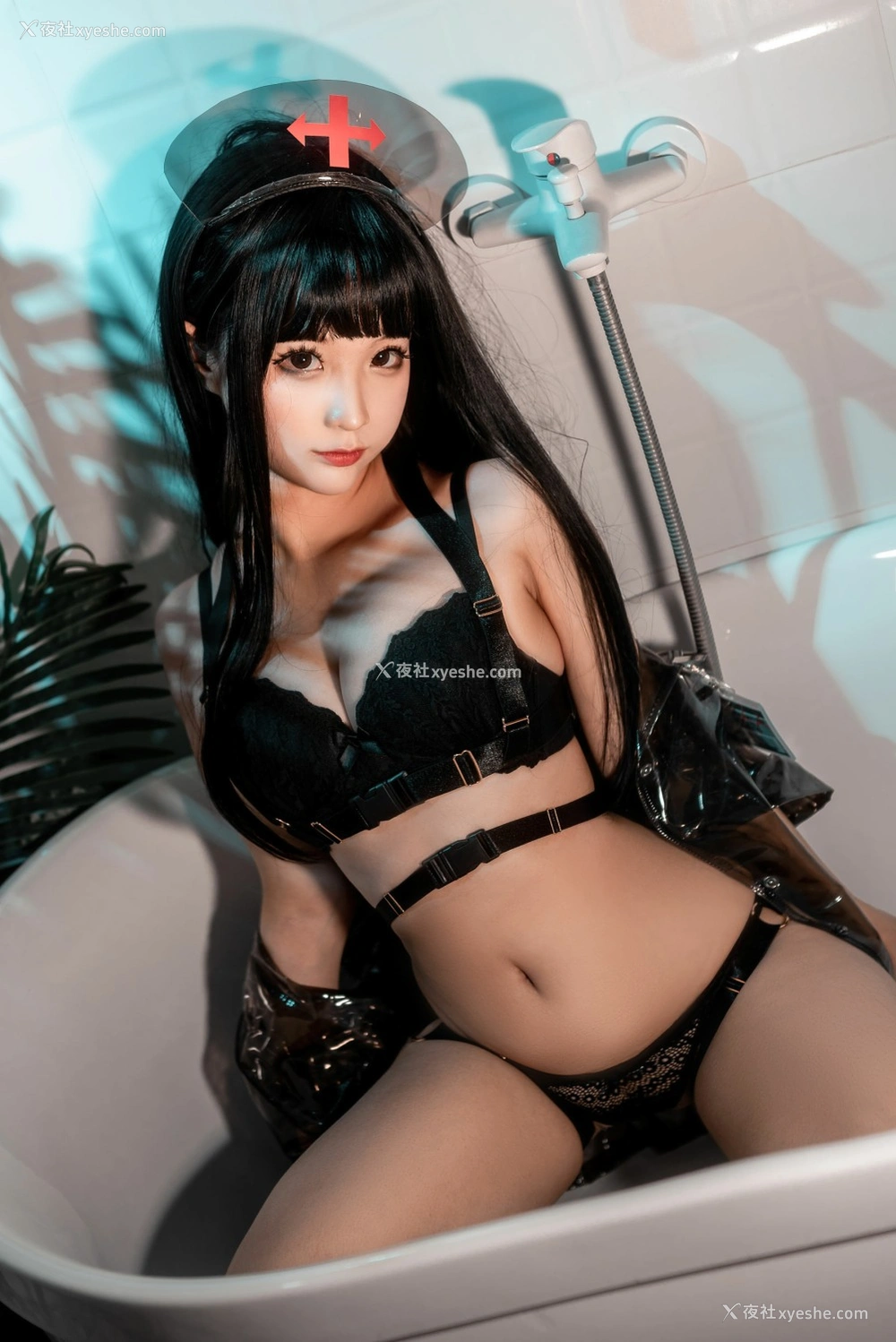 1P - 动漫博主蠢沫沫 – 胶衣护士 黑