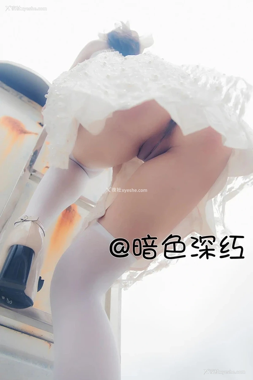 1P - 推特美女@暗色深红 网络尺度福利图