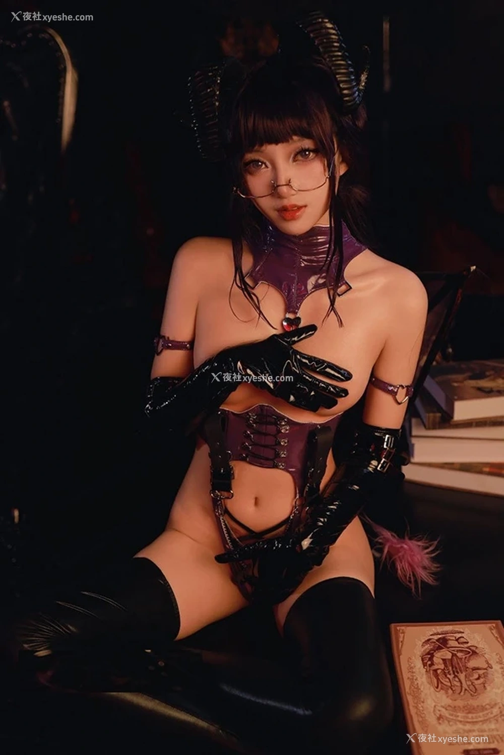 1P - 魔法少女瓦尔基里的居家尺度私拍人体图集