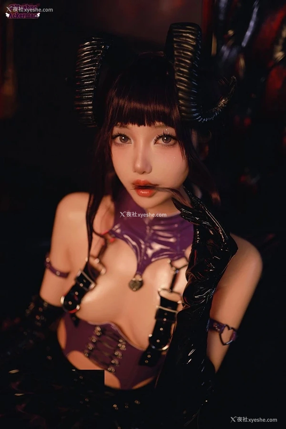 1P - 魔法少女瓦尔基里的居家尺度私拍人体图集