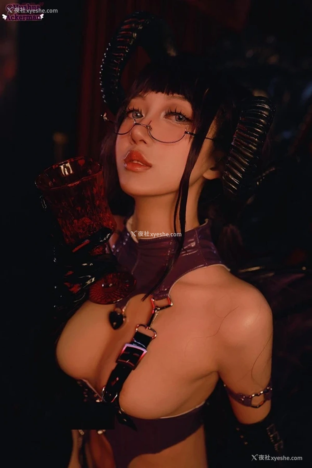 1P - 魔法少女瓦尔基里的居家尺度私拍人体图集