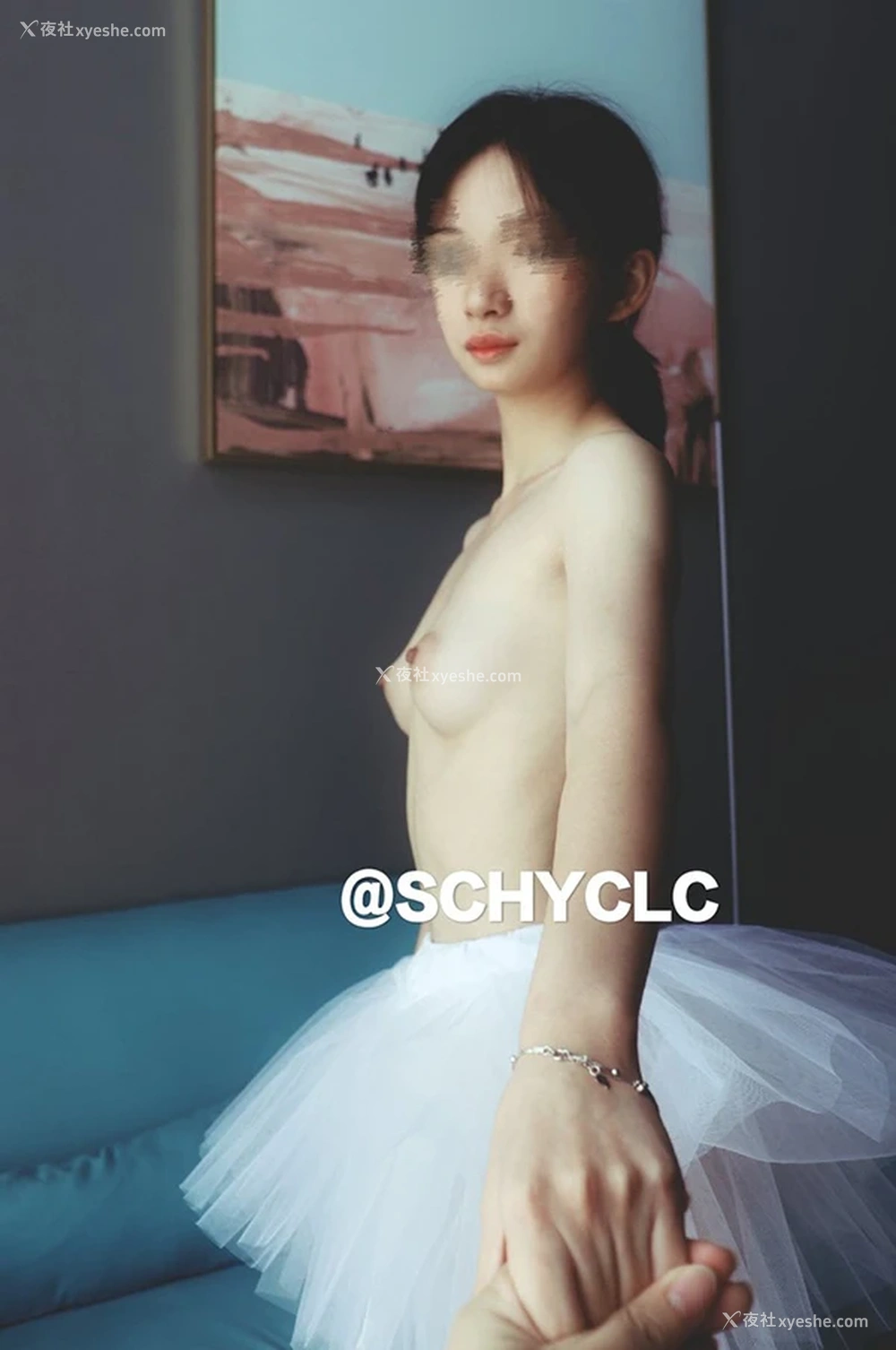 1P - 福利姬清秀小师妹汉服私拍露出视图