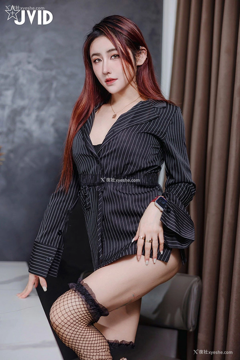 1P - 美女费爵娜 变态女经理下班后无情调教