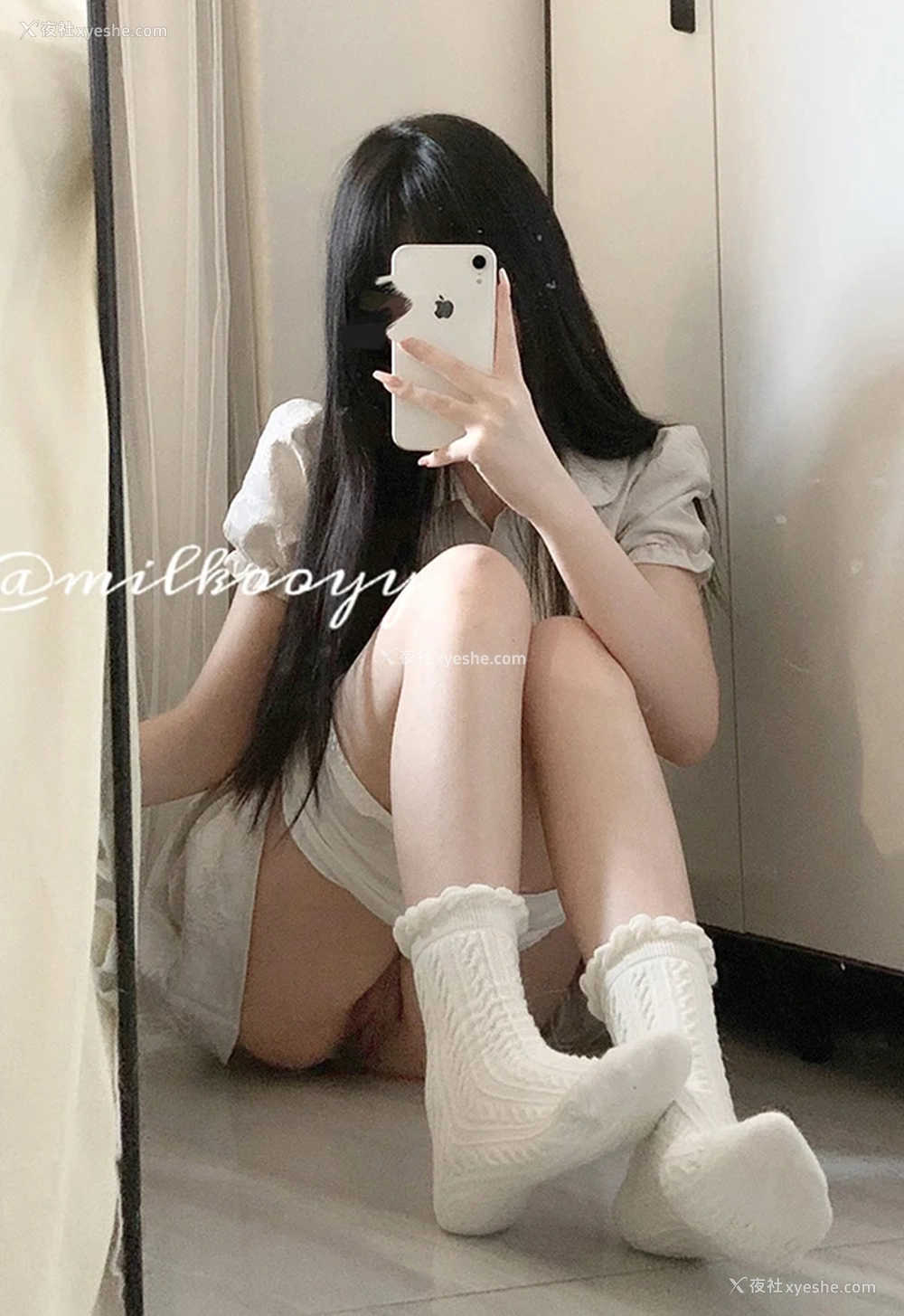 1P - 白虎福利姬@困困熊 会员群尺度私拍合集
