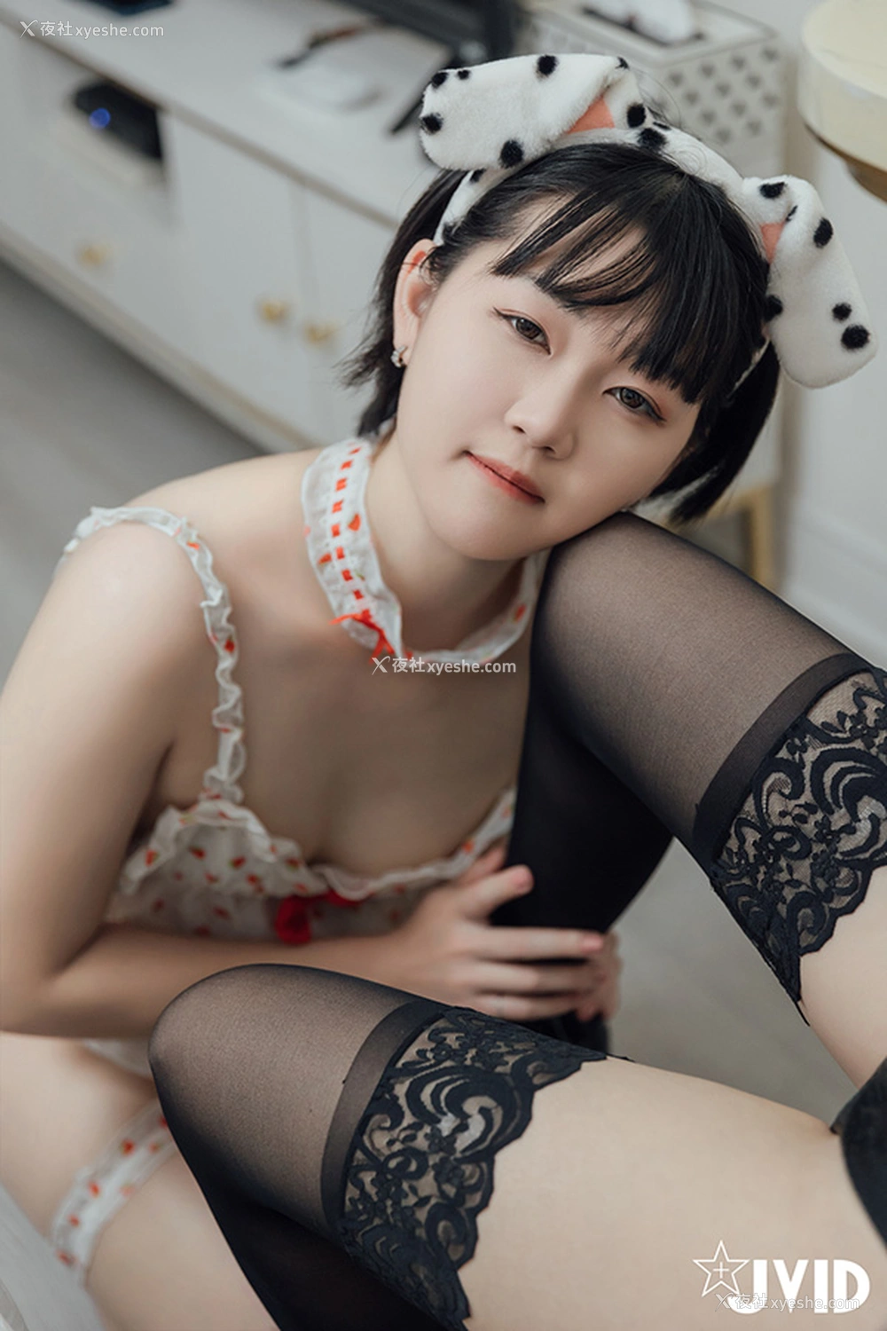 1P - 美女总裁Tiny和小秘乔安的SM调教日记