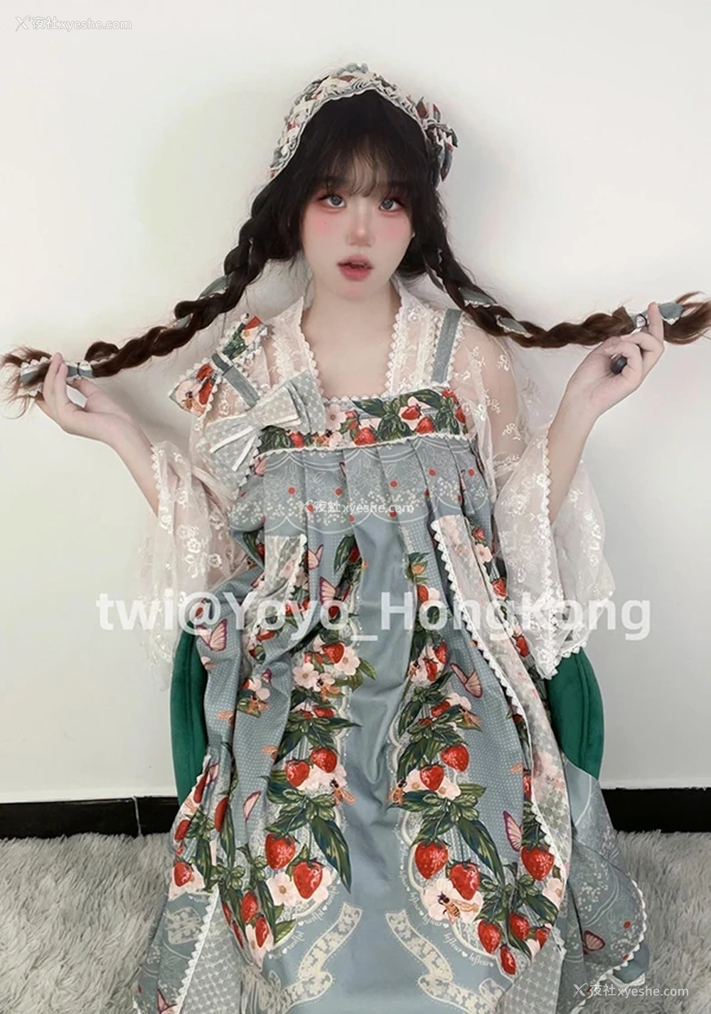 1P - 推特美女Yoyo_HongKong私拍唯美多套装尺度图集