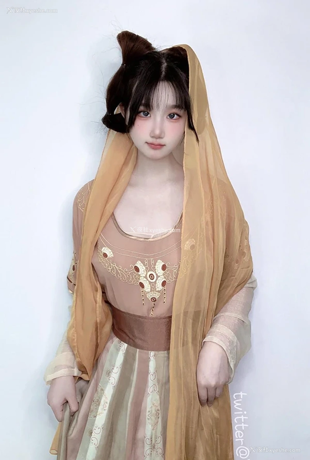 1P - 推特美女Yoyo_HongKong私拍唯美多套装尺度图集