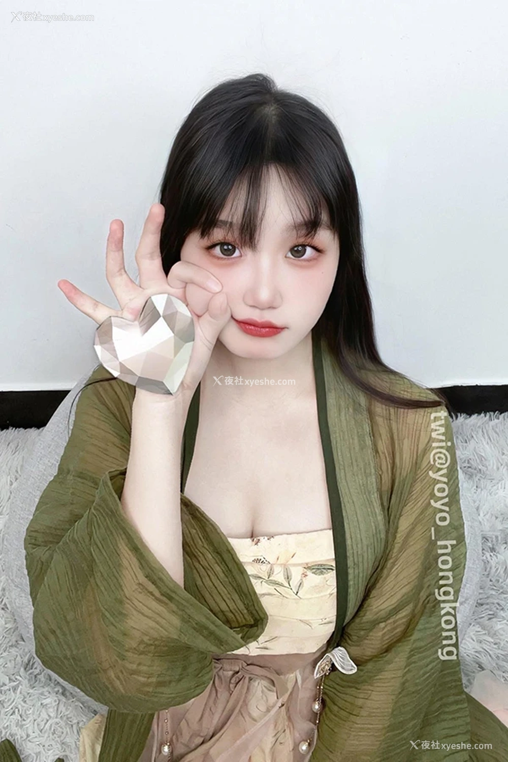 1P - 推特美女Yoyo_HongKong私拍唯美多套装尺度图集