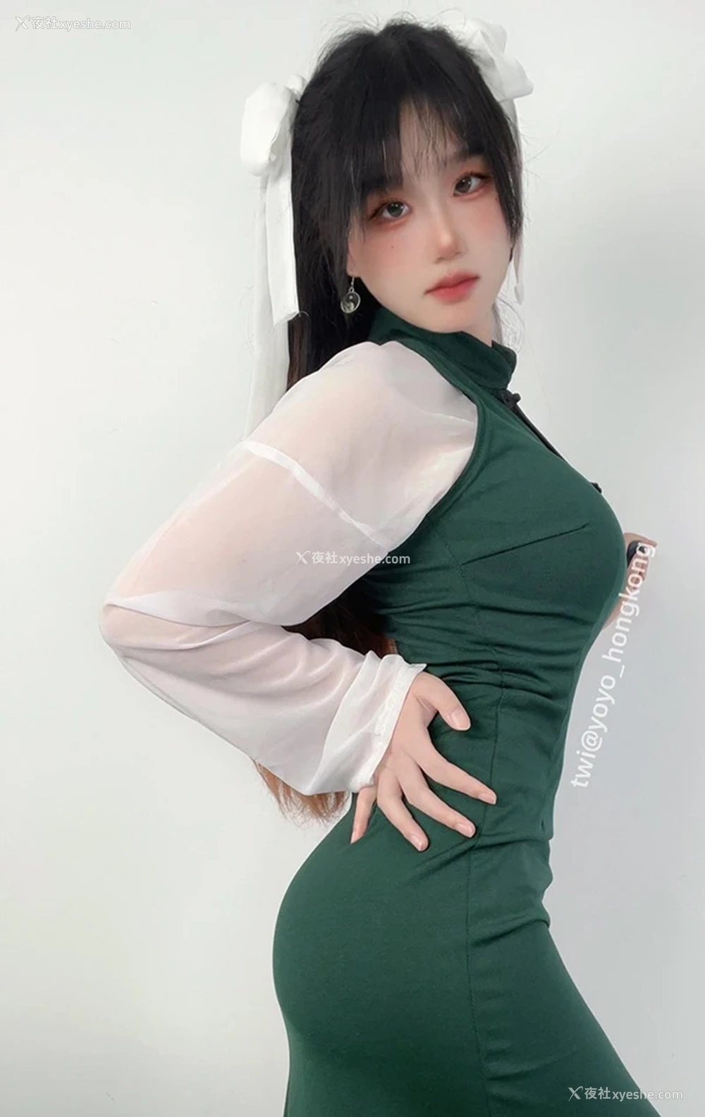 1P - 推特美女Yoyo_HongKong私拍唯美多套装尺度图集