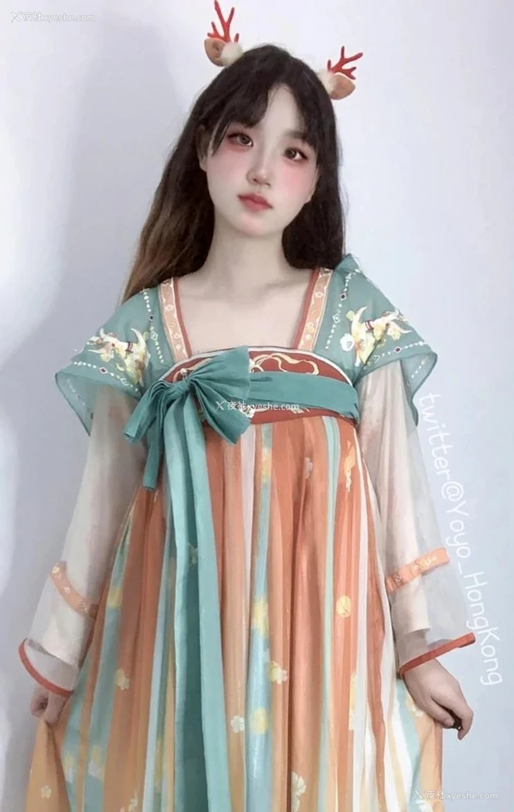 1P - 推特美女Yoyo_HongKong私拍唯美多套装尺度图集