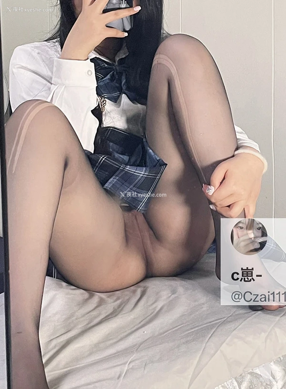 1P - 白虎福利姬@霉柿崽 C崽尺度私拍视图合集