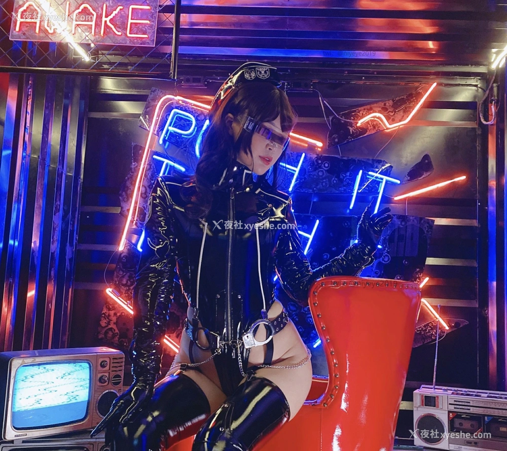 1P - [Cosplay]白烨 – 女王指挥官